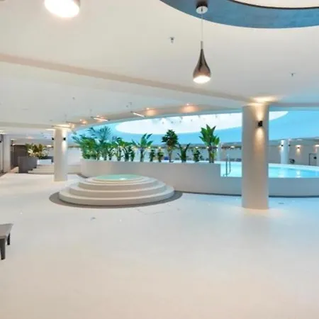 Hanza Tower Deluxe & Jacussi & Sauna & Pool