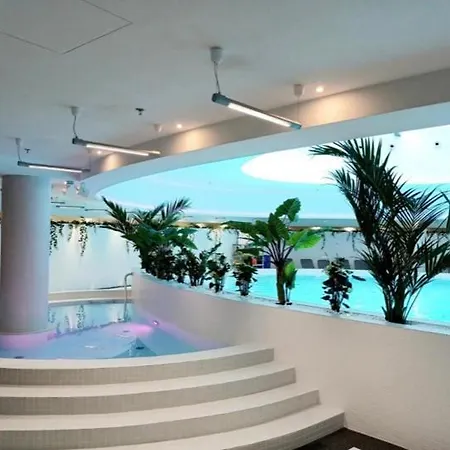 Hanza Tower Deluxe & Jacussi & Sauna & Pool *